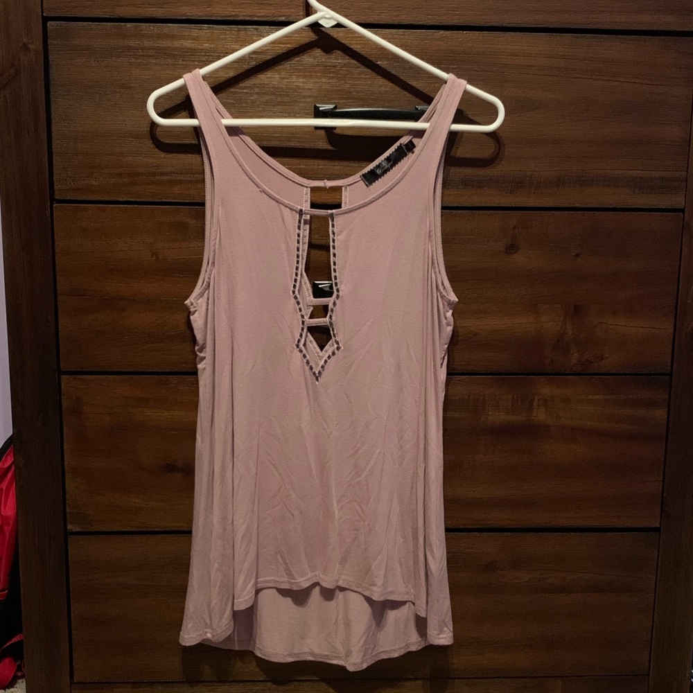 ‼️No Longer Available‼️ BKE women’s tank top.